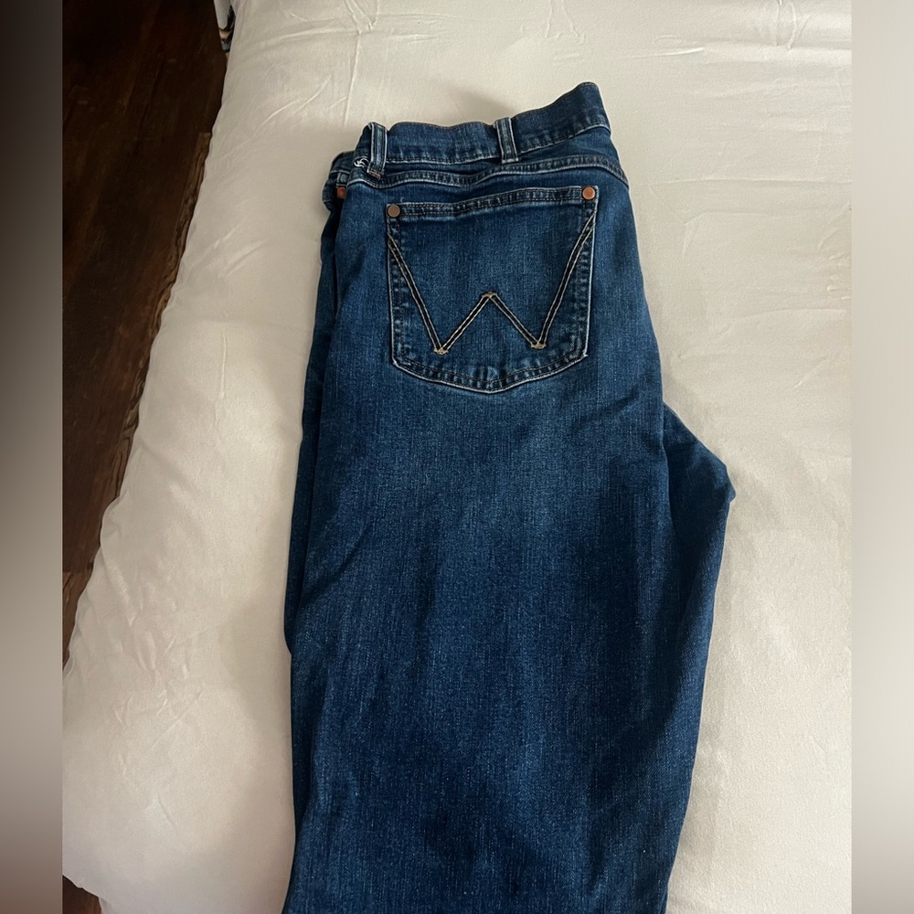 Men’s wranglers relaxed boot 36x34